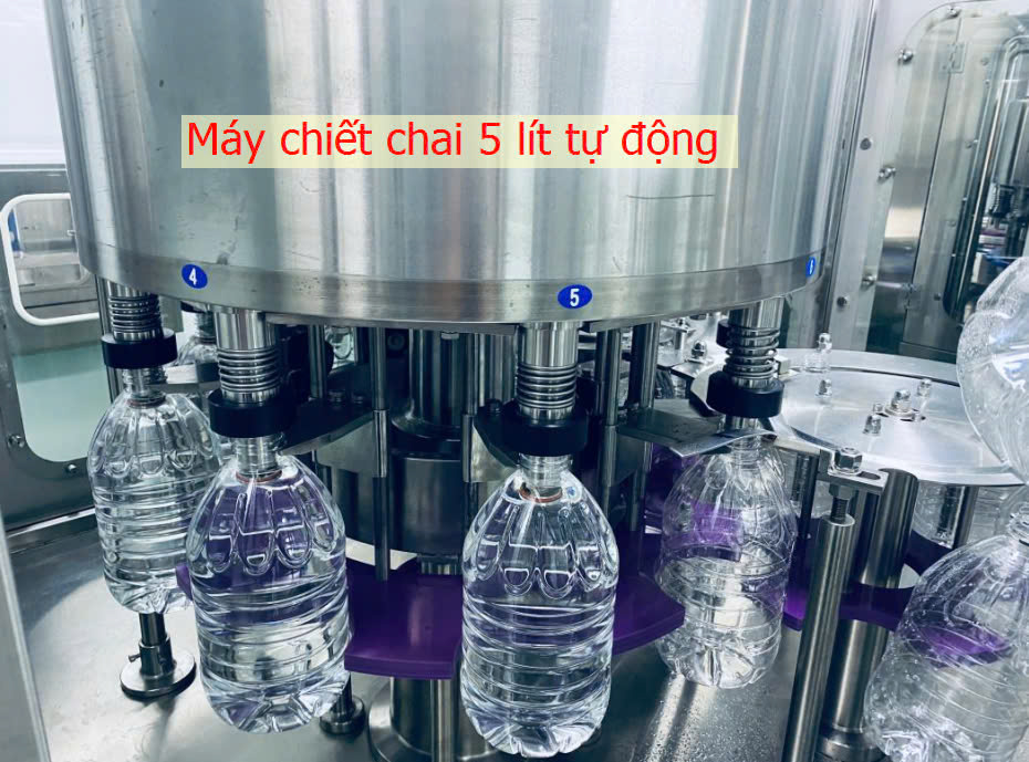 Máy chiết rót nước đóng chai tự động: Tăng năng suất sản xuất nước đóng chai